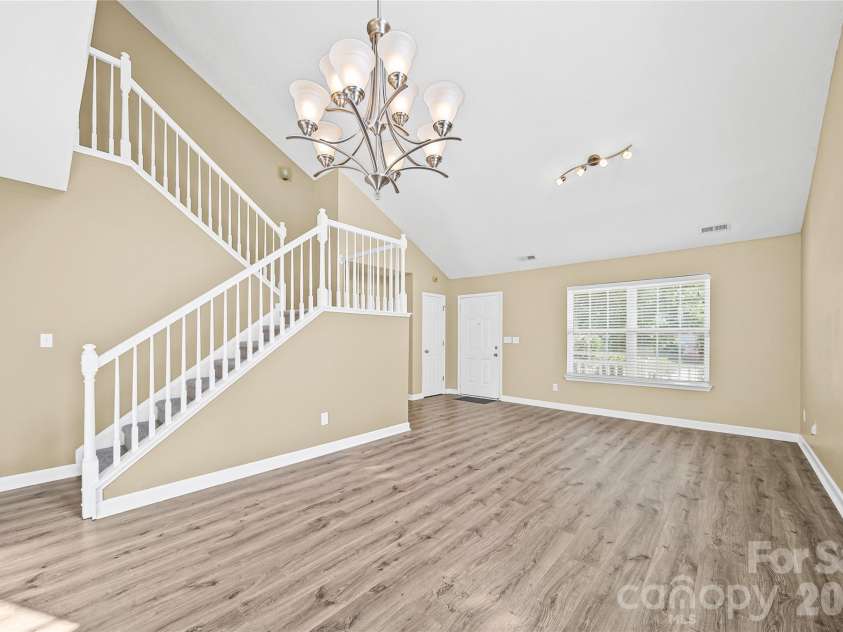 9233 Simonton Drive, Charlotte, NC 28269.  MLS# CAR4384205, YatesRealty ID 26481. Front entrance