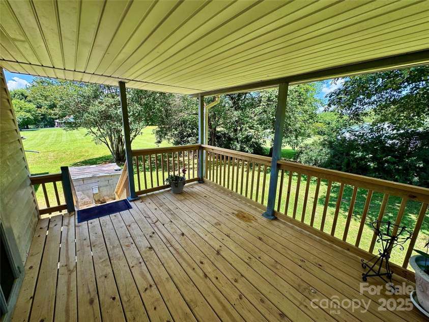 4689 Lakeview Acres Road, Valdese, NC 28690.  MLS# CAR4260635, YatesRealty ID 26482. 