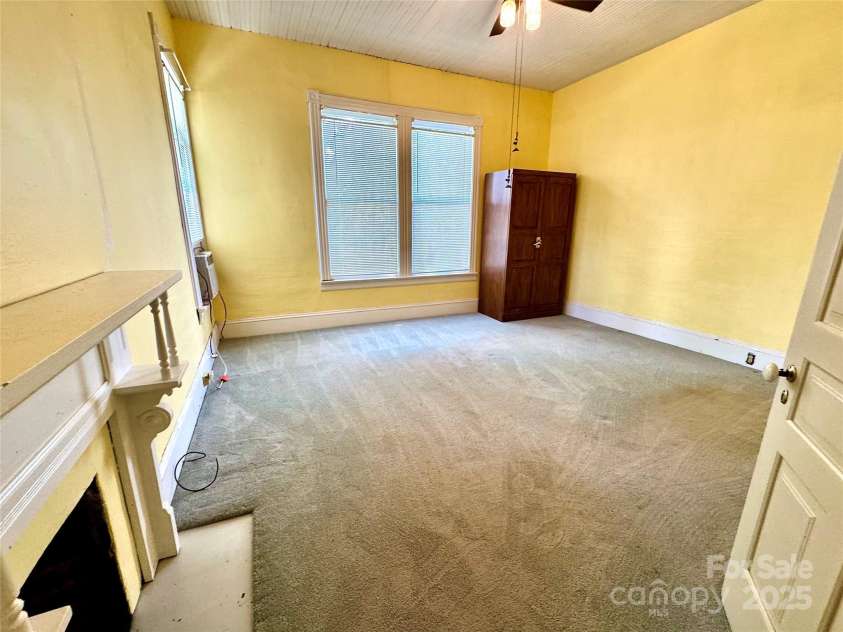 4689 Lakeview Acres Road, Valdese, NC 28690.  MLS# CAR4260635, YatesRealty ID 26482. 