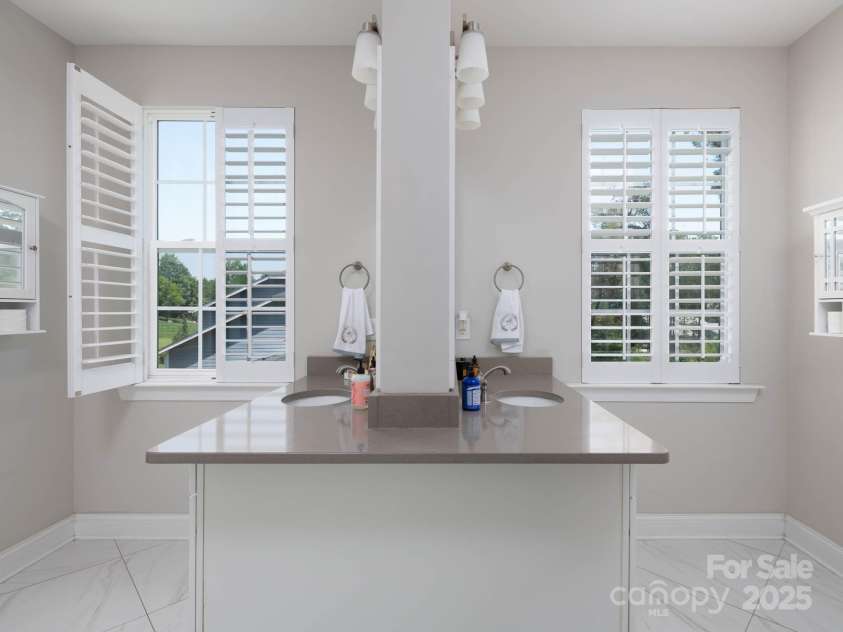 4237 Island Fox Lane, Denver, NC 28037.  MLS# CAR4268988, YatesRealty ID 26483. 