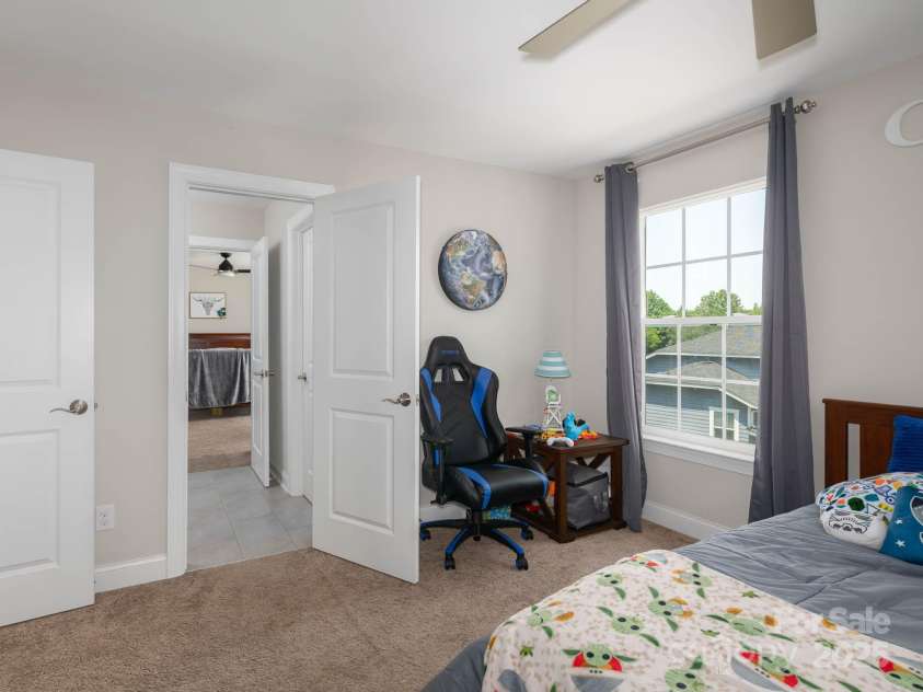 4237 Island Fox Lane, Denver, NC 28037.  MLS# CAR4268988, YatesRealty ID 26483. 