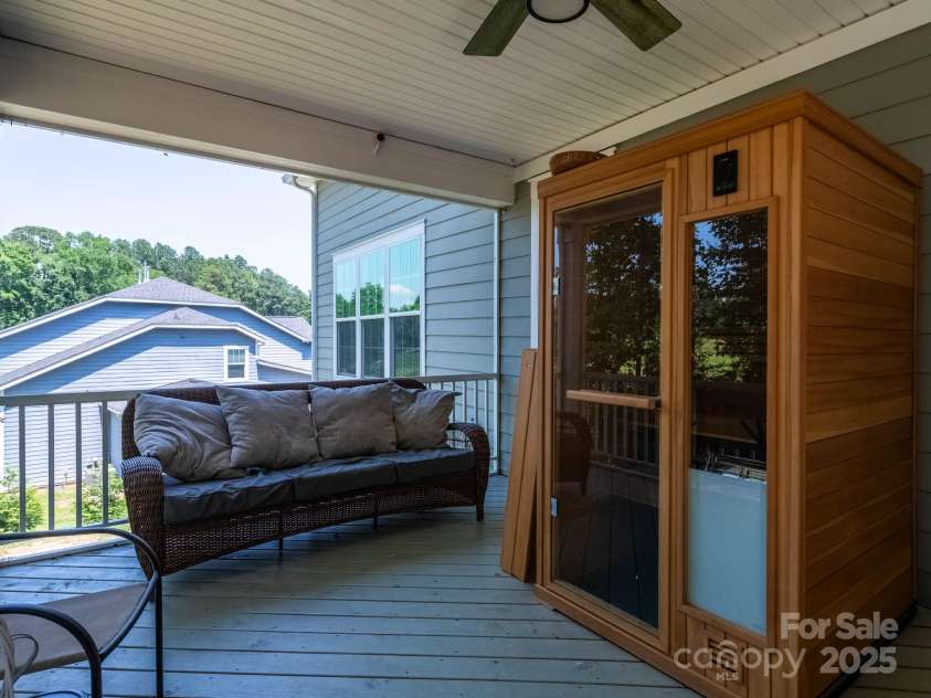 4237 Island Fox Lane, Denver, NC 28037.  MLS# CAR4268988, YatesRealty ID 26483. 