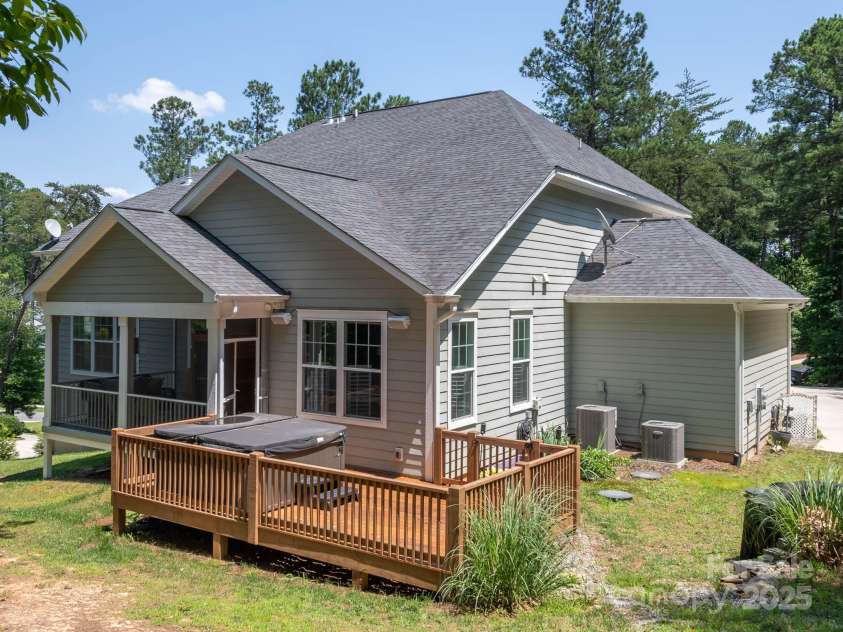 4237 Island Fox Lane, Denver, NC 28037.  MLS# CAR4268988, YatesRealty ID 26483. 
