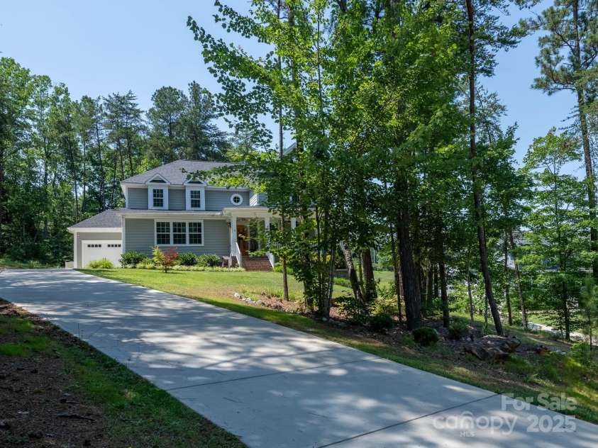 4237 Island Fox Lane, Denver, NC 28037.  MLS# CAR4268988, YatesRealty ID 26483. 