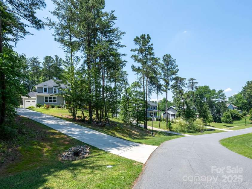 4237 Island Fox Lane, Denver, NC 28037.  MLS# CAR4268988, YatesRealty ID 26483. 