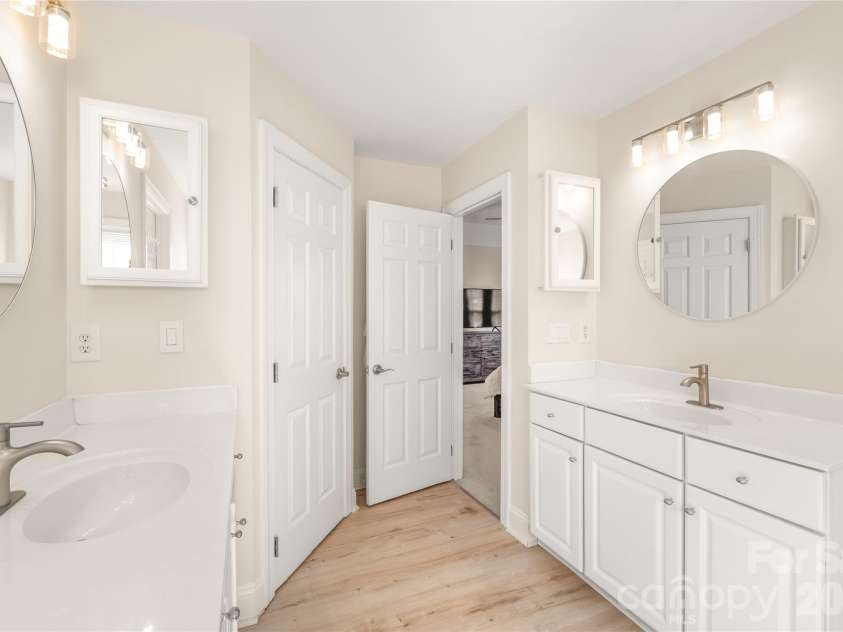 14137 Wild Elm Road, Charlotte, NC 28277.  MLS# CAR4384245, YatesRealty ID 26484. 