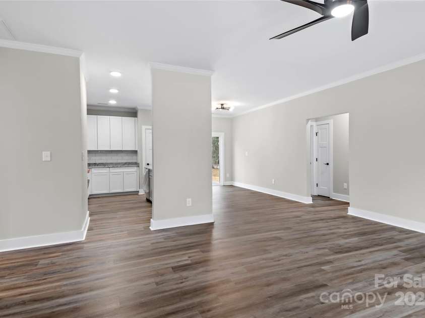 448 Jada Drive, Lexington, NC 27295.  MLS# CAR4274847, YatesRealty ID 26484. 