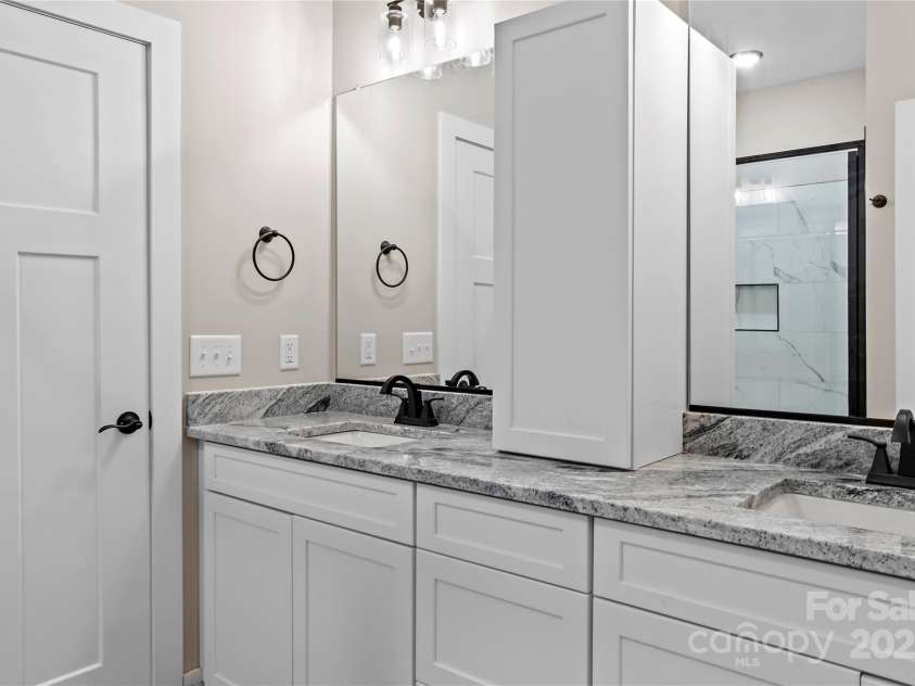 448 Jada Drive, Lexington, NC 27295.  MLS# CAR4274847, YatesRealty ID 26484. 