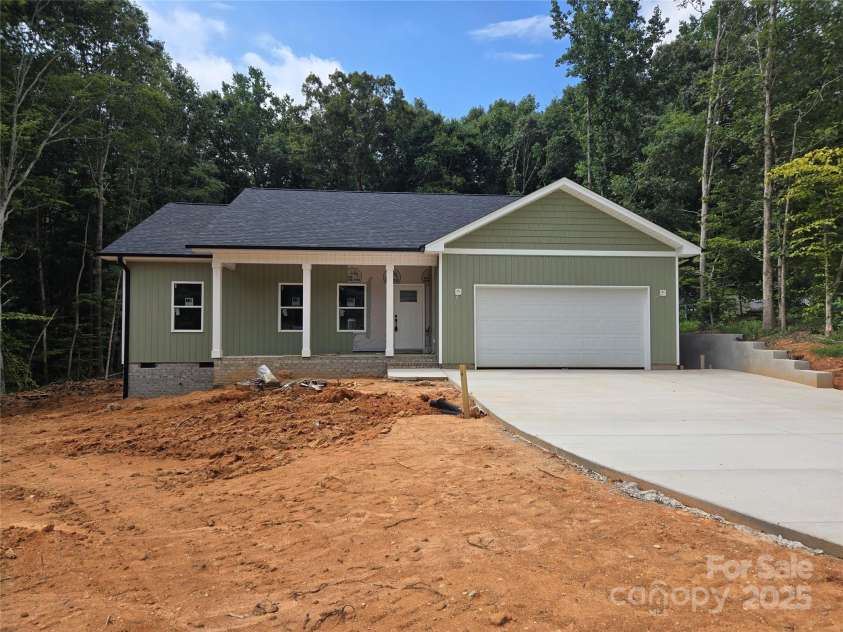 448 Jada Drive, Lexington, NC 27295.  MLS# CAR4274847, YatesRealty ID 26484. 