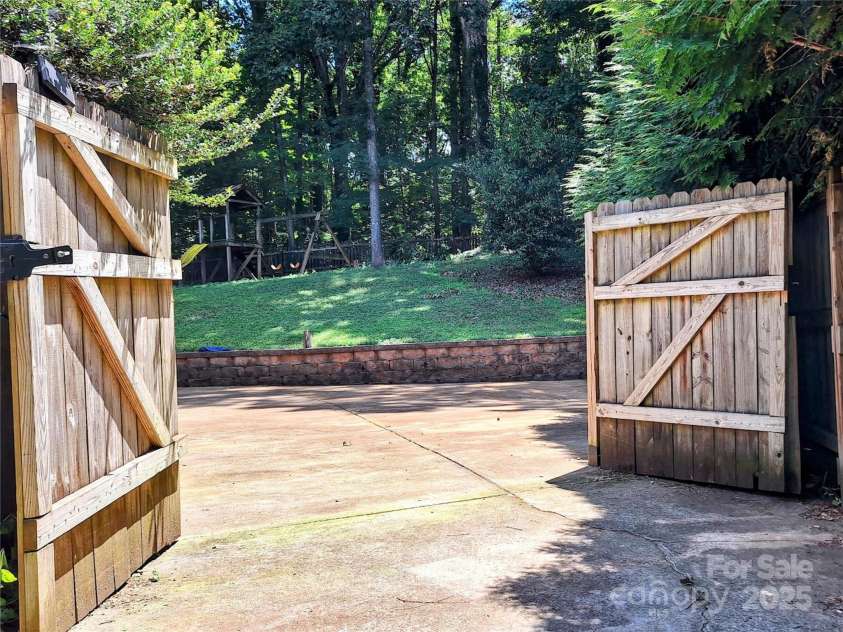 3616 Fair Oaks Place, Concord, NC 28027.  MLS# CAR4275596, YatesRealty ID 26485. 