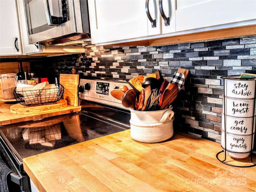 3616 Fair Oaks Place, Concord, NC 28027.  MLS# CAR4275596, YatesRealty ID 26485. 