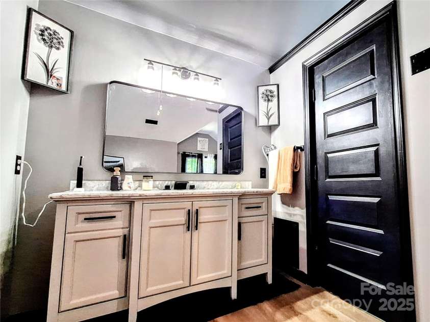 3616 Fair Oaks Place, Concord, NC 28027.  MLS# CAR4275596, YatesRealty ID 26485. Primary Suite