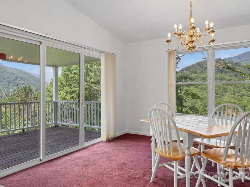 371 Clearview Drive, Waynesville, NC 28786.  MLS# CAR4275901, YatesRealty ID 26487. 