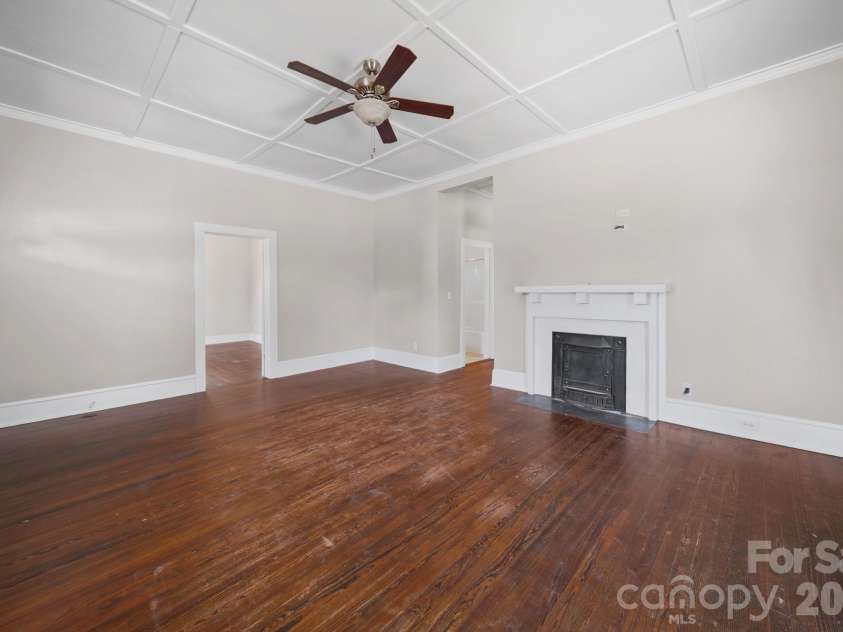204 East Avenue, Kannapolis, NC 28083.  MLS# CAR4383991, YatesRealty ID 26488. 