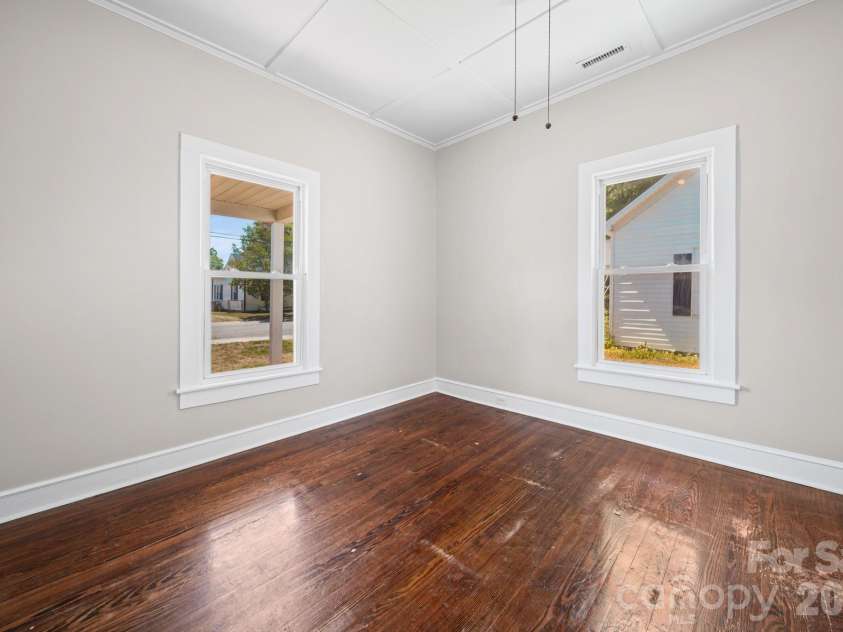 204 East Avenue, Kannapolis, NC 28083.  MLS# CAR4383991, YatesRealty ID 26488. 