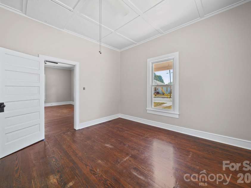204 East Avenue, Kannapolis, NC 28083.  MLS# CAR4383991, YatesRealty ID 26488. 