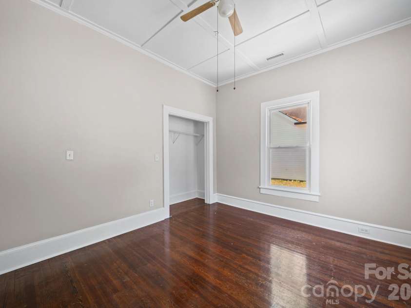 204 East Avenue, Kannapolis, NC 28083.  MLS# CAR4383991, YatesRealty ID 26488. 