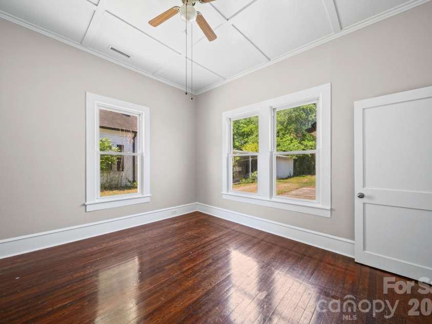 204 East Avenue, Kannapolis, NC 28083.  MLS# CAR4383991, YatesRealty ID 26488. 