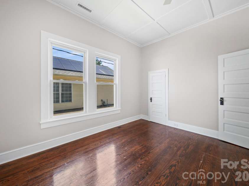 204 East Avenue, Kannapolis, NC 28083.  MLS# CAR4383991, YatesRealty ID 26488. 
