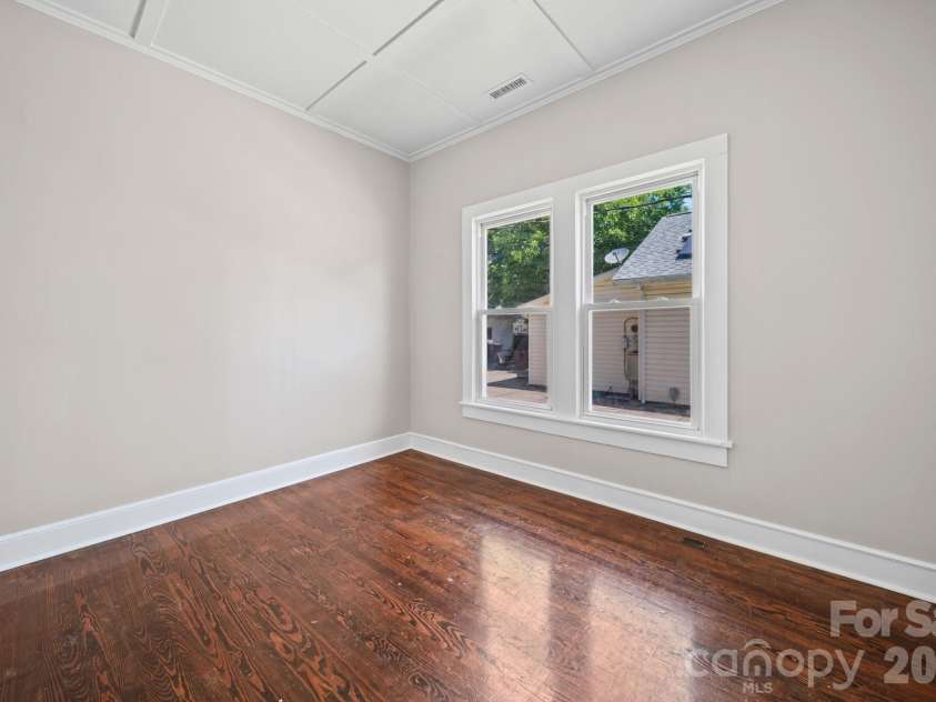 204 East Avenue, Kannapolis, NC 28083.  MLS# CAR4383991, YatesRealty ID 26488. 