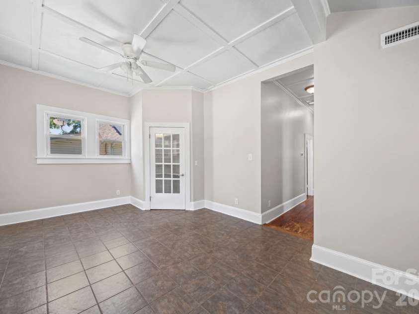 204 East Avenue, Kannapolis, NC 28083.  MLS# CAR4383991, YatesRealty ID 26488. 