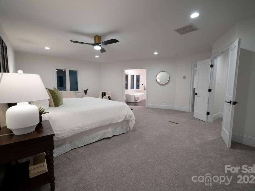 4901 Pine Ridge Road, Charlotte, NC 28226.  MLS# CAR4278391, YatesRealty ID 26490. 
