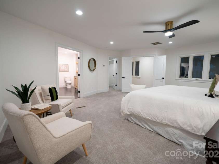 4901 Pine Ridge Road, Charlotte, NC 28226.  MLS# CAR4278391, YatesRealty ID 26490. 