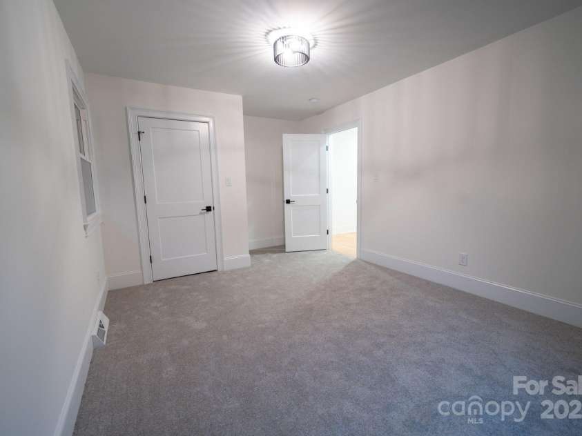 4901 Pine Ridge Road, Charlotte, NC 28226.  MLS# CAR4278391, YatesRealty ID 26490. 