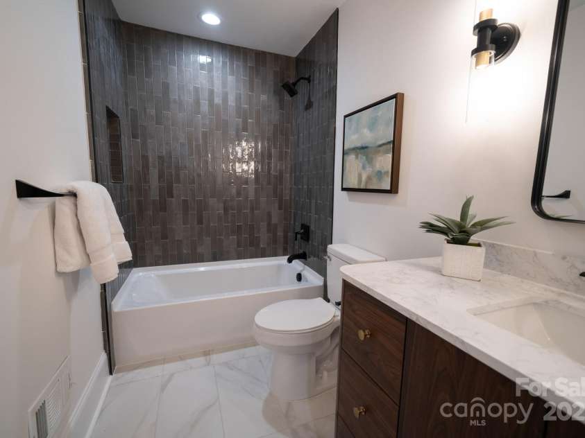 4901 Pine Ridge Road, Charlotte, NC 28226.  MLS# CAR4278391, YatesRealty ID 26490. 