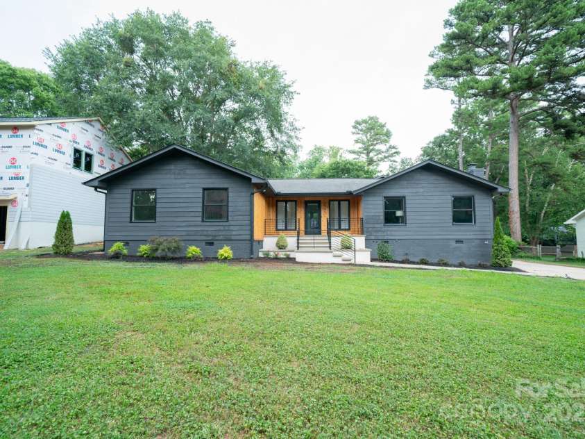 4901 Pine Ridge Road, Charlotte, NC 28226.  MLS# CAR4278391, YatesRealty ID 26490. 
