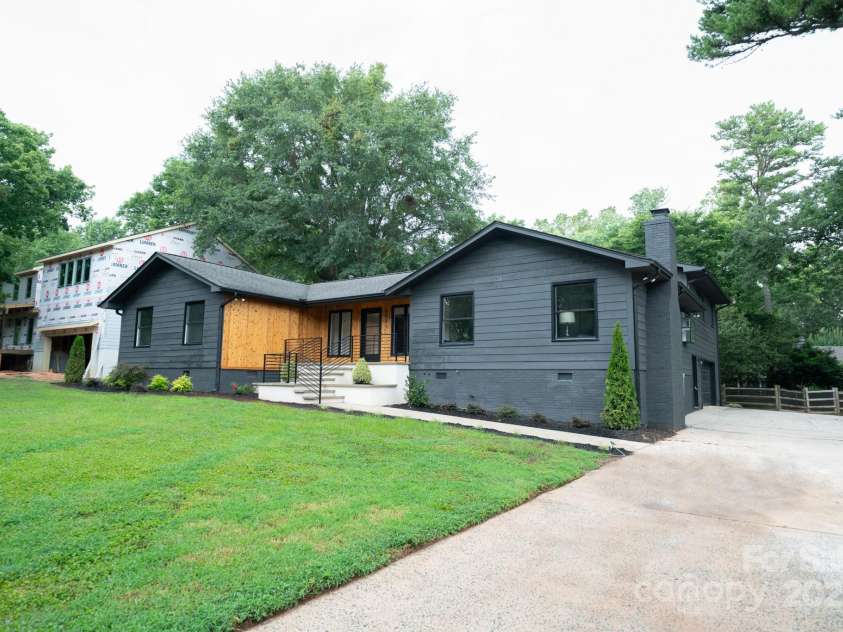 4901 Pine Ridge Road, Charlotte, NC 28226.  MLS# CAR4278391, YatesRealty ID 26490. 