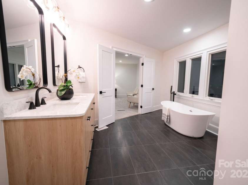 4901 Pine Ridge Road, Charlotte, NC 28226.  MLS# CAR4278391, YatesRealty ID 26490. 