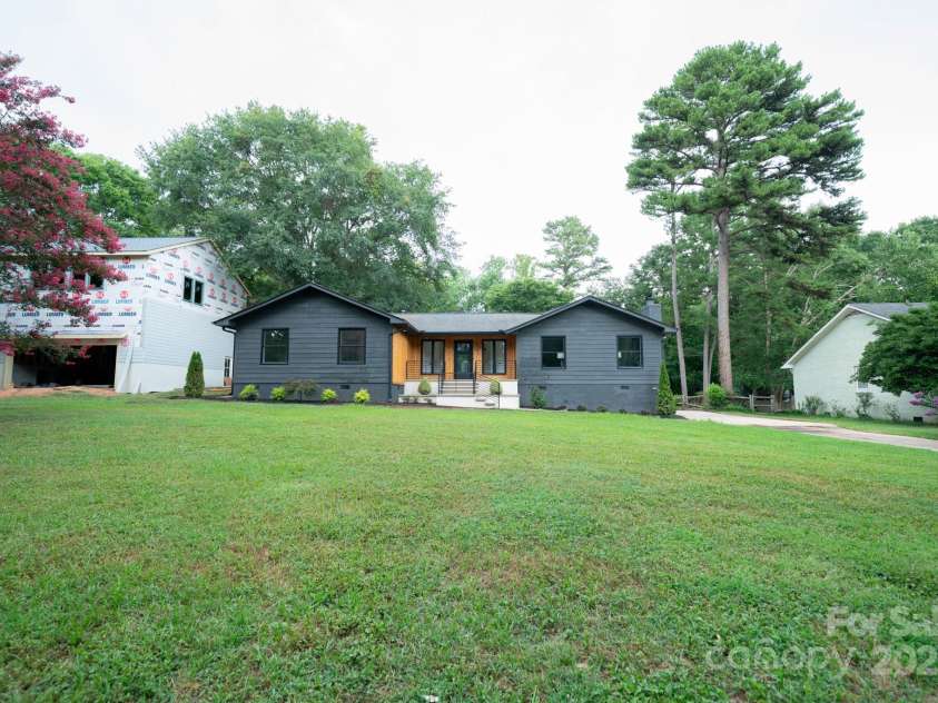 4901 Pine Ridge Road, Charlotte, NC 28226.  MLS# CAR4278391, YatesRealty ID 26490. 