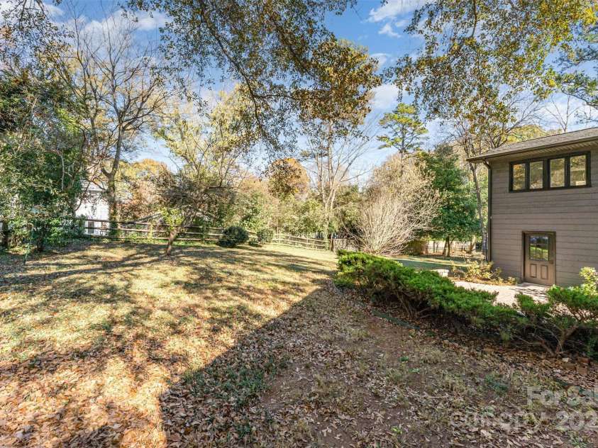 4901 Pine Ridge Road, Charlotte, NC 28226.  MLS# CAR4278391, YatesRealty ID 26490. 