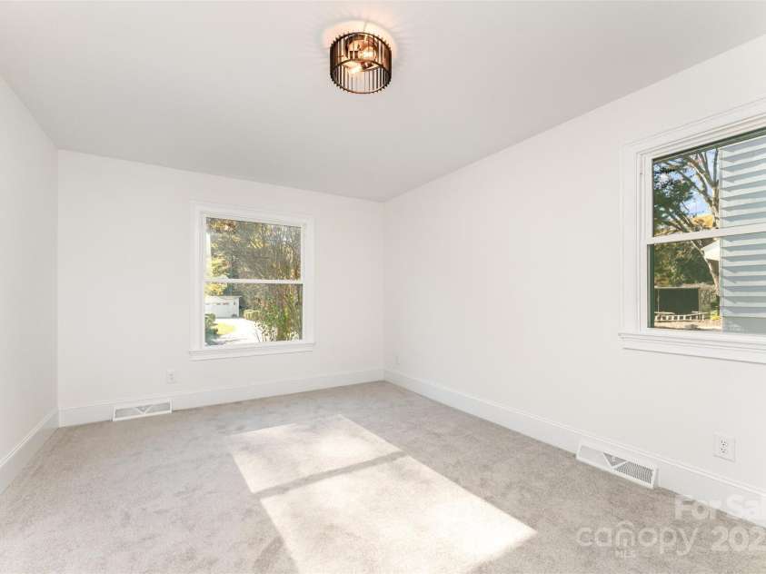 4901 Pine Ridge Road, Charlotte, NC 28226.  MLS# CAR4278391, YatesRealty ID 26490. Bedroom