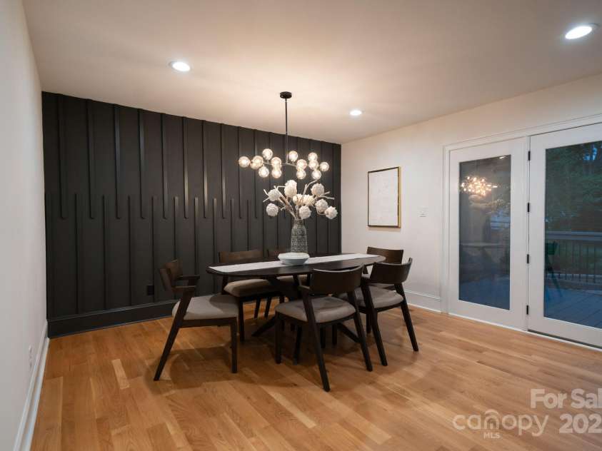 4901 Pine Ridge Road, Charlotte, NC 28226.  MLS# CAR4278391, YatesRealty ID 26490. Dining