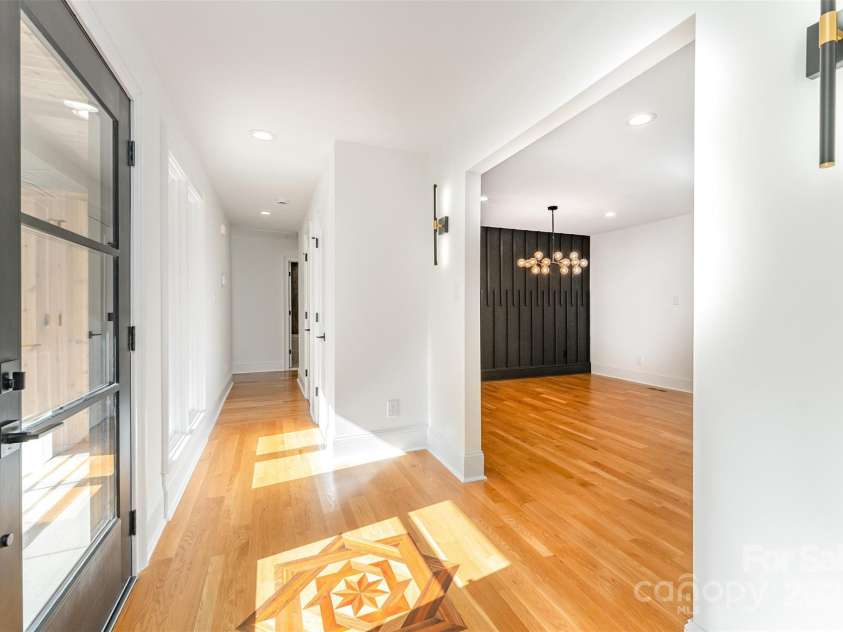 4901 Pine Ridge Road, Charlotte, NC 28226.  MLS# CAR4278391, YatesRealty ID 26490. Front Entry