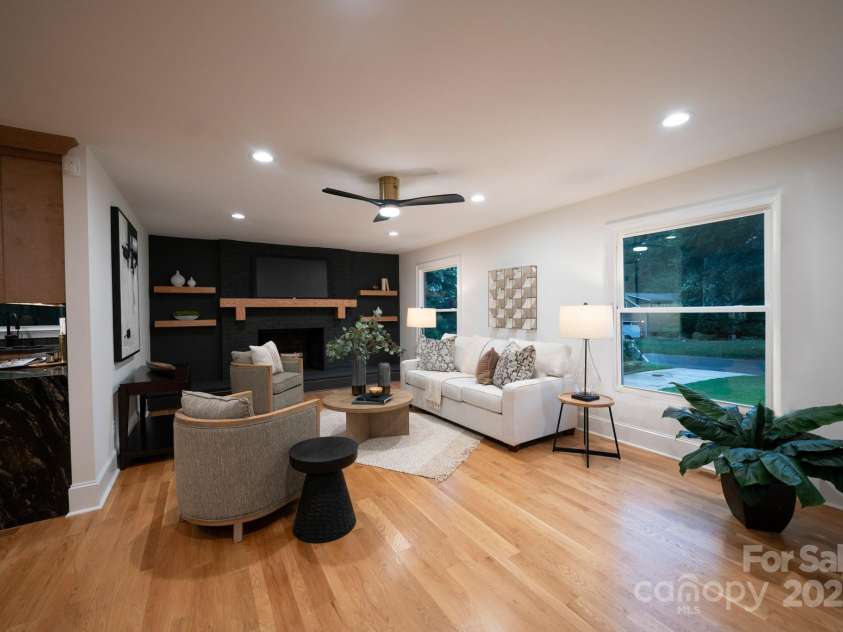 4901 Pine Ridge Road, Charlotte, NC 28226.  MLS# CAR4278391, YatesRealty ID 26490. Living Room
