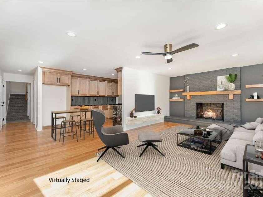 4901 Pine Ridge Road, Charlotte, NC 28226.  MLS# CAR4278391, YatesRealty ID 26490. Open Living and Kitchen