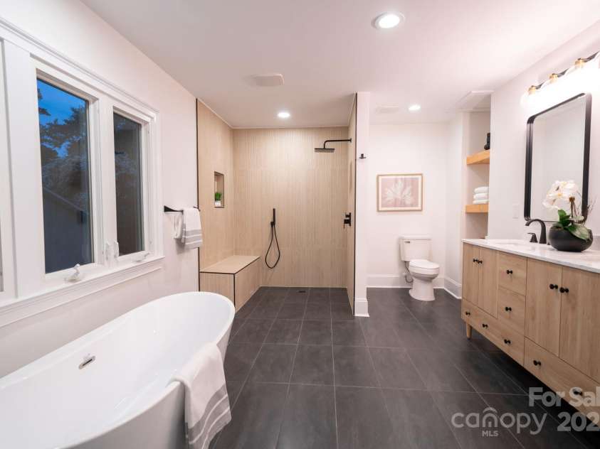 4901 Pine Ridge Road, Charlotte, NC 28226.  MLS# CAR4278391, YatesRealty ID 26490. Primary Bath Wet Room