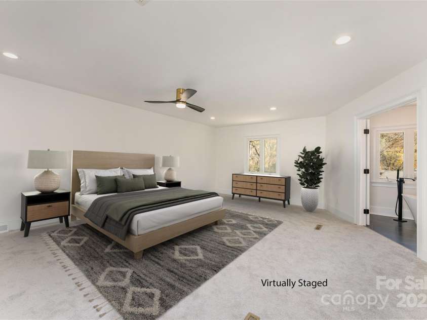 4901 Pine Ridge Road, Charlotte, NC 28226.  MLS# CAR4278391, YatesRealty ID 26490. Primary Suite