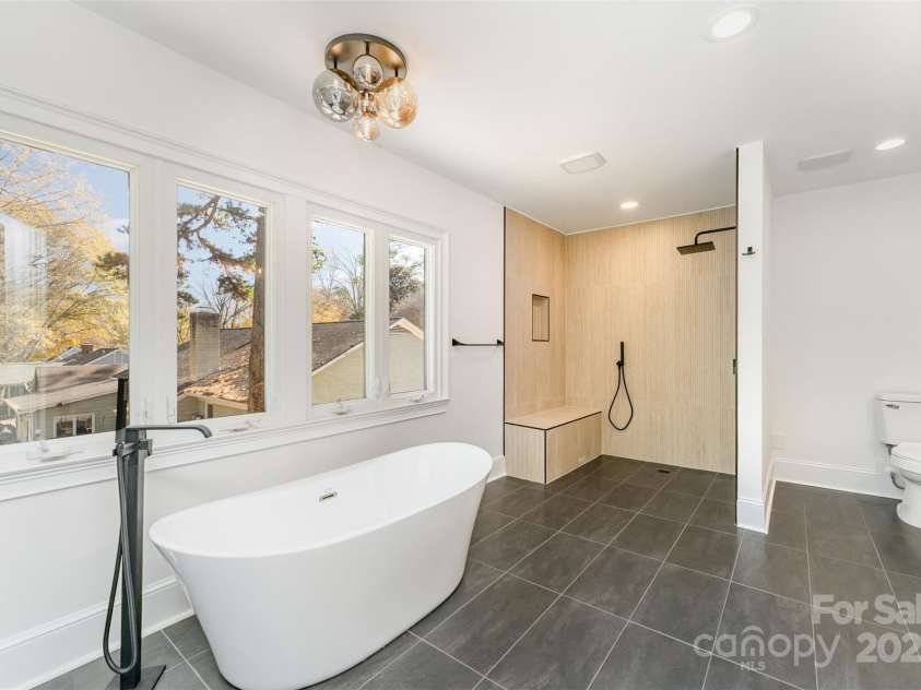4901 Pine Ridge Road, Charlotte, NC 28226.  MLS# CAR4278391, YatesRealty ID 26490. Primary Suite Bath