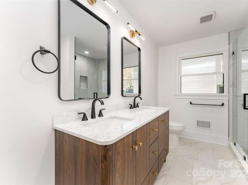 4901 Pine Ridge Road, Charlotte, NC 28226.  MLS# CAR4278391, YatesRealty ID 26490. Second Primary Bath