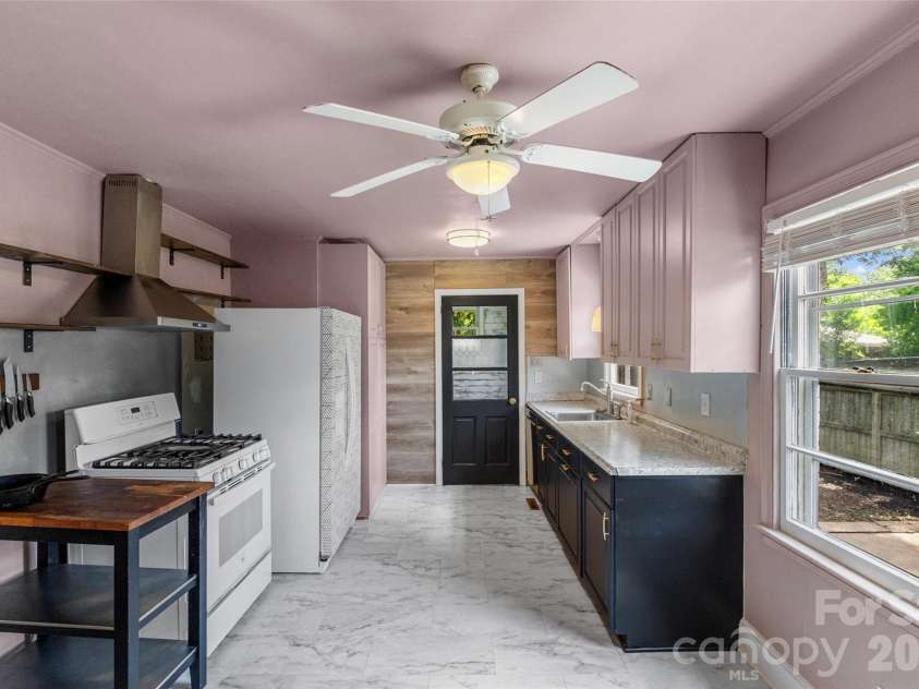 711 Rockwood Drive, Rock Hill, SC 29730.  MLS# CAR4387577, YatesRealty ID 26490. 