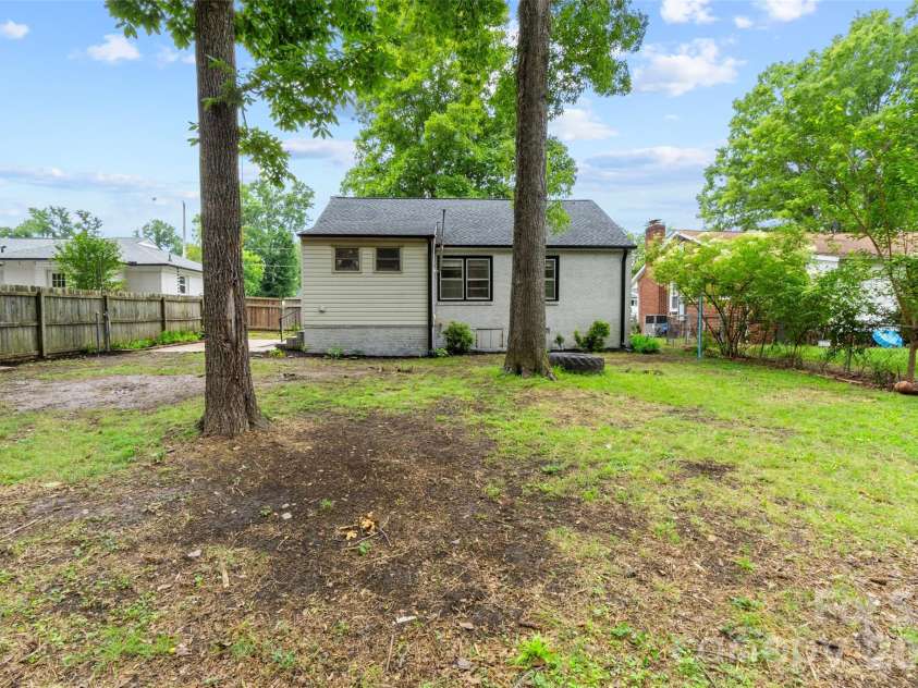 711 Rockwood Drive, Rock Hill, SC 29730.  MLS# CAR4387577, YatesRealty ID 26490. 
