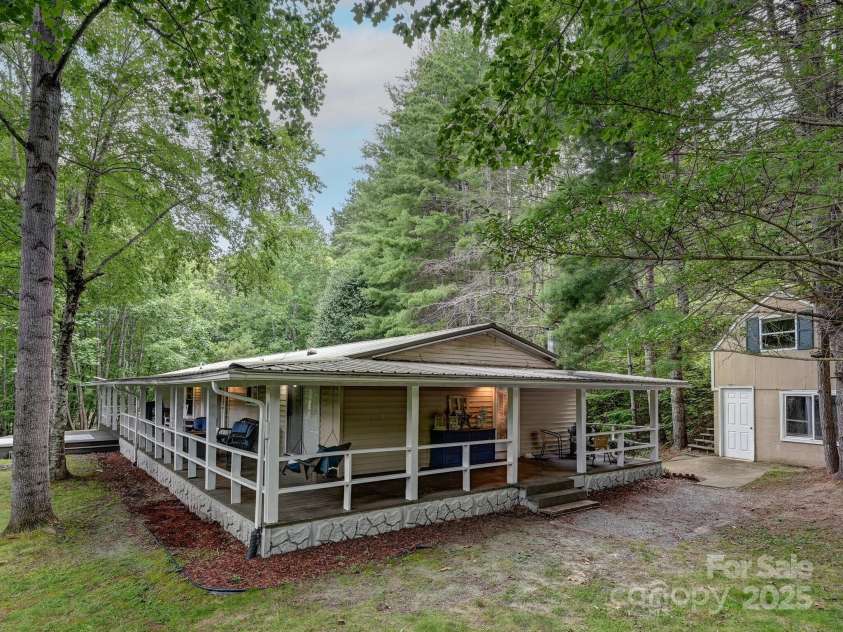 472 Hidden Valley Road, Clyde, NC 28721.  MLS# CAR4279135, YatesRealty ID 26491. 