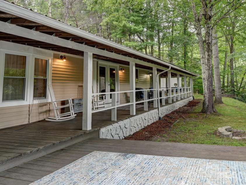 472 Hidden Valley Road, Clyde, NC 28721.  MLS# CAR4279135, YatesRealty ID 26491. 