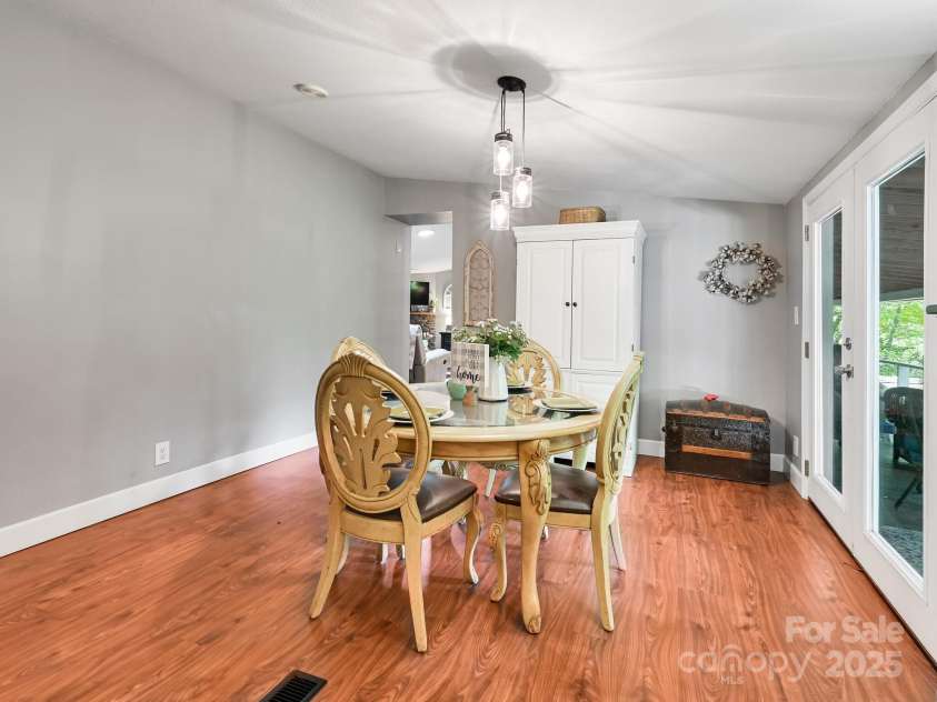 472 Hidden Valley Road, Clyde, NC 28721.  MLS# CAR4279135, YatesRealty ID 26491. 