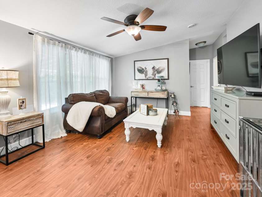 472 Hidden Valley Road, Clyde, NC 28721.  MLS# CAR4279135, YatesRealty ID 26491. 