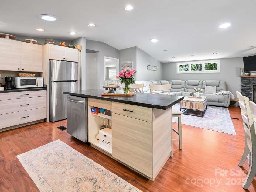 472 Hidden Valley Road, Clyde, NC 28721.  MLS# CAR4279135, YatesRealty ID 26491. 